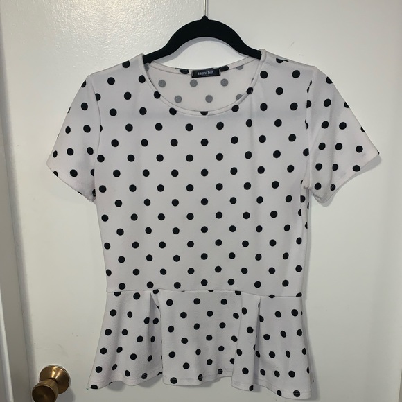 ssoulm Tops - 2/$10 👚 Polka dot peplum top large